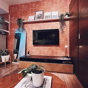 Makati Cosy L Couples Families L 500mbps Wifi Manila